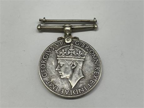 WW2 SOLID STERLING SILVER SERVICE MEDAL