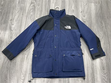 AS NEW NORTH FACE GORE-TEX MENS JACKET - SIZE
