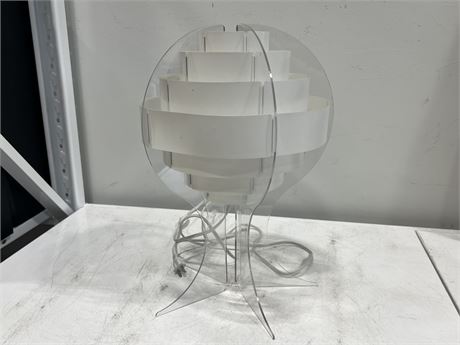 DESIGNER TABLE LAMP 1960s BY FLEMMING BRYLLE & PREBEN JACOBSEN (19”)