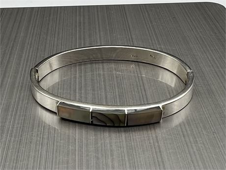 925 MEXICAN STERLING SILVER HINGED BANGLE
