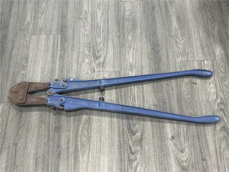 LARGE VINTAGE MADE IN ENGLAND RECORD BOLT CUTTERS - 43”