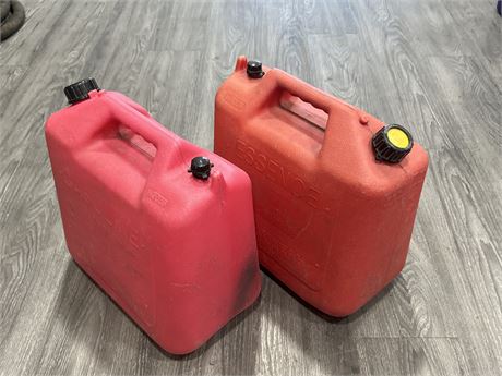 (2) 20L GAS CANS