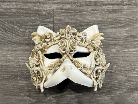 VENETIAN DIAMOND CAT MASK - HAND CRAFTED IN ITALY - 7” LONG
