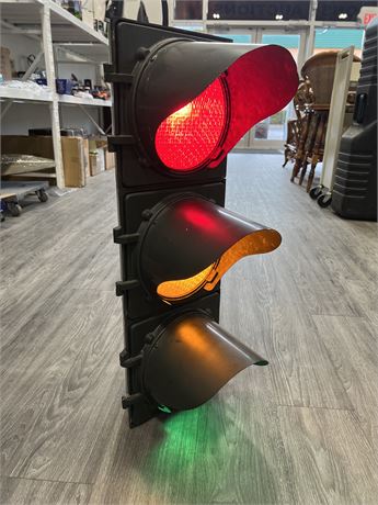 VINTAGE TRAFFIC LIGHT BY GENERAL ELECTRIC - WORKING - 30”x13” x10”