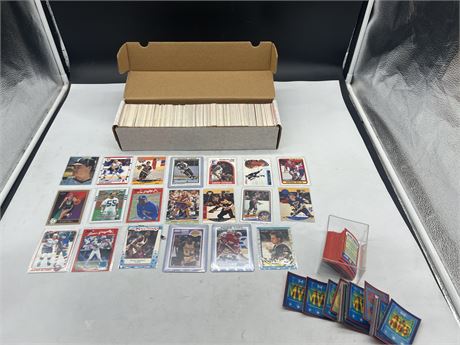 ~800 SPORT CARDS MOSTLY 90s NHL - MANY STARS/ROOKIE & BASEBALL HOLOGRAMS