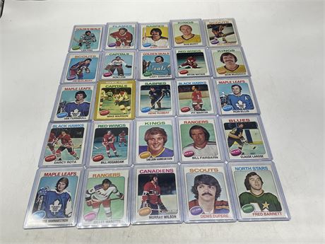 25 1974-75 TOPPS HOCKEY CARDS IN TOP LOADERS