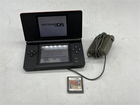 NINTENDO DS LITE W/CHARGER & GAME