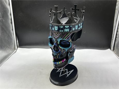 WATCHDOGS LEGION COLLECTORS EDITION STATUE (15” tall)