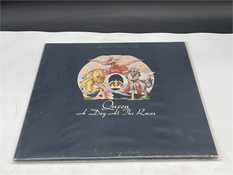 QUEEN - A DAY AT THE RACES DOUBLE LP - NEAR MINT (NM)