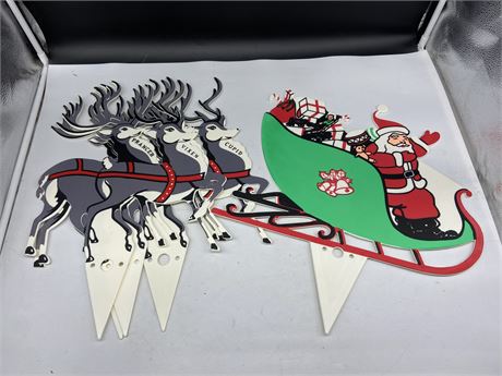 VINTAGE 1960’s UNION PRODUCTS SANTA SLEIGH AND REINDEER NEW OLD STOCK (20”)