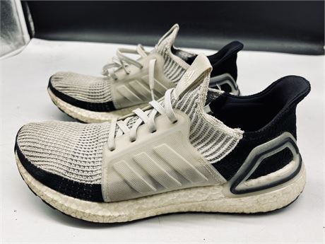 ADIDAS ULTRABOOST WHITE 20 SHOES (MENS 9)
