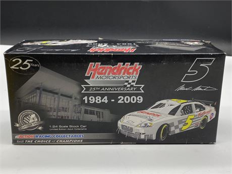 1/24 SCALE MIKE MARTIN #5 DIE CAST STOCK CAR