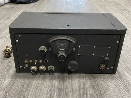 VINTAGE ARMY SIGNAL CORP RECEIVER (21”X10”)