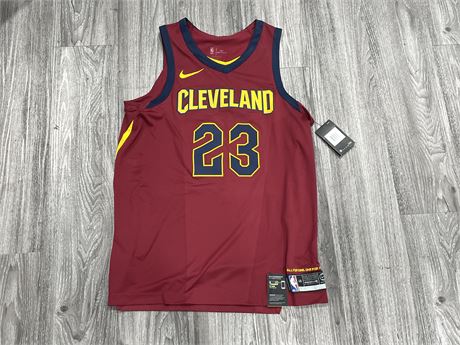 NEW W/ TAGS NIKE LEBRON JAMES JERSEY (SIZE LARGE / 48)
