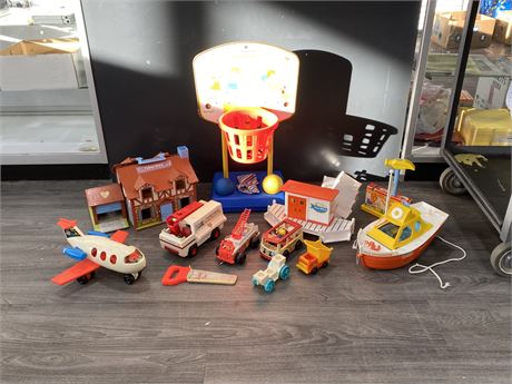 LOT OF FISHER PRICE KIDS TOYS