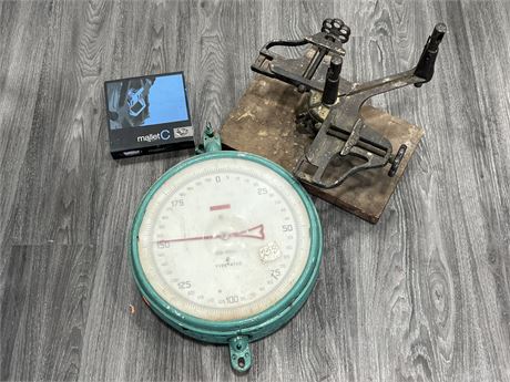 VINTAGE WEIGHT SCALE, VINTAGE TOOL & MALLET C IN BOX