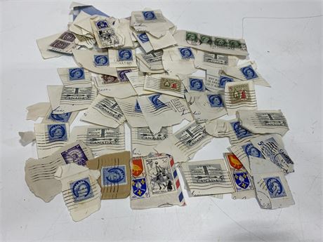 LOT OF CANADIAN STAMPS
