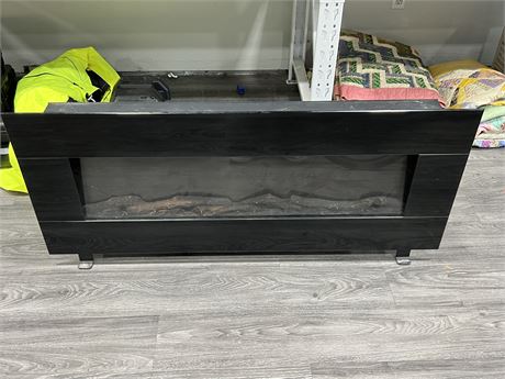 ELECTRIC FIREPLACE - NO REMOTE