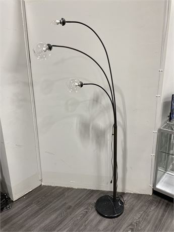 7FT FLOOR LAMP W/ 14” MARBLE BASE (Works, missing one glass shade)