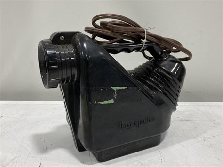 VINTAGE MAGMAJECTOR BY KELTON CO. 1954 FILM PROJECTOR