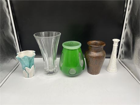 LOT OF 5 VASES - CERAMIC / CRYSTAL / OTHERS (LARGEST IS 11”)