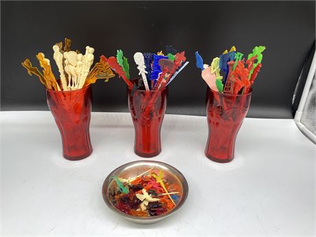 VINTAGE SWIZZLE STICKS IN 3 RED COKE GLASSES / PLASTIC DRINK DECORATIONS