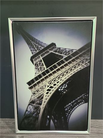 EIFFEL TOWER PICTURE (32x22")