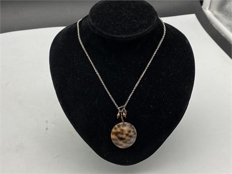 925 STERLING W/SHELL & PEARLS PENDANT NECKLACE