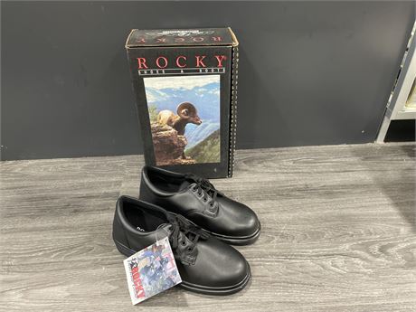 NEW MENS ROCKY LEATHER SHOES (SIZE 11 - MADE IN CANADA)