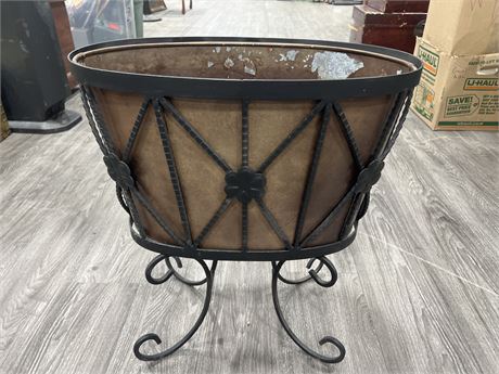 WROUGHT IRON PLANT STAND - 22”x20”x11”