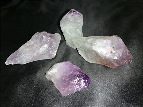 4 PIECES OF AMETHYST TIPS