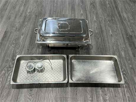 STAINLESS STEEL FOOD WARMER / CHAFING PAN (24” wide)