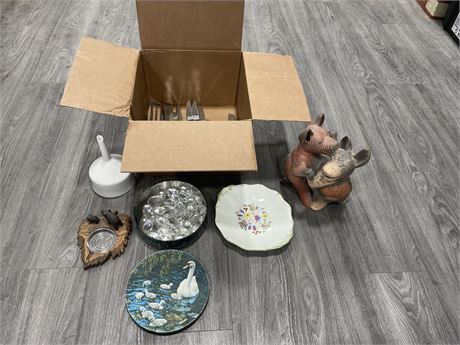 BOX OF VINTAGE ITEMS INCL: CERAMIC DANCING MAYAN DOGS, CUTLERY, CARVED ASHTRAY,