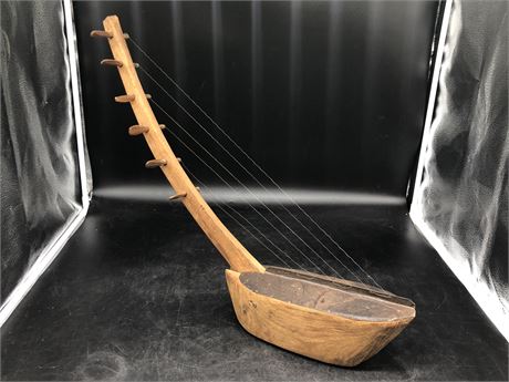 VINTAGE SOUTH ASIAN MUSICAL INSTRUMENT