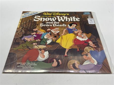 1980 ORIGINAL CDN PRESS SNOW WHITE SOUNDTRACK W/BOOKLET - EXCELLENT (E)