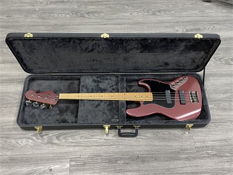 SQUIRE CONTEMPORARY JAZZ BASS W/HARCASE