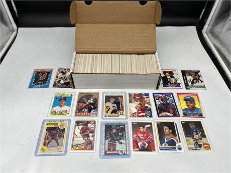 500+ SPORT CARDS - MOSTLY NHL / 90s - INCLUDES STARS & ROOKIES