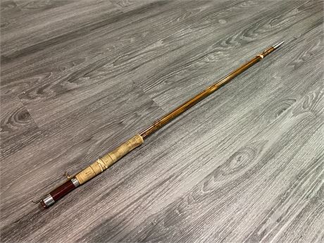 VINTAGE SOUTHBEND BAMBOO FISHING ROD