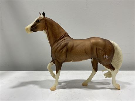 BREYER REEVES DECORATIVE HORSE (11” Long)