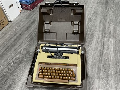 1970’S SMITH CERENA ELECTRA TYPEWRITER - FOR REPAIR/PARTS