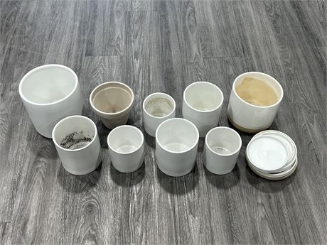9 ASSORTED FLOWER POTS - ALL HAVE DRAINAGE EXCEPT 1