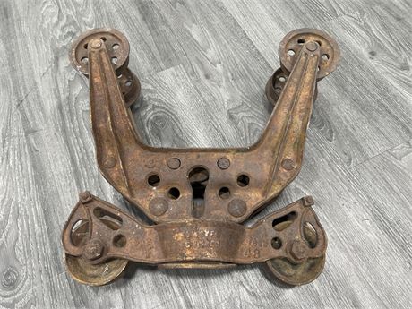 EARLY CAST IRON HAY TROLLEY 1910-1948