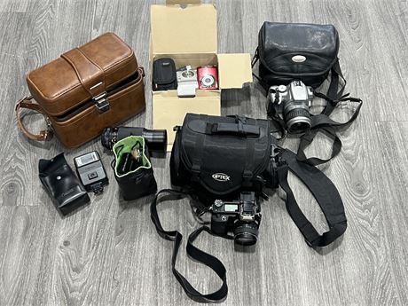 LOT OF CAMERAS / ACCESSORIES - CAMERAS ARE AS IS