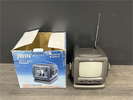 OLD STOCK JWIN PORTABLE 5” TELEVISION W/ RADIO - NO CORD BUT TAKES BATTERIES