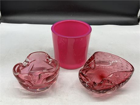 THICK PINK GLASS VASE & 2 ART GLASS PINK DISHES (Vase is 6” tall)