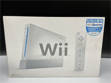 WII COMPLETE IN BOX W/4 CONTROLLERS