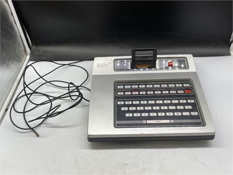 MAGNAVOX ODYSSEY 2 COMPUTER SYSTEM & GAME