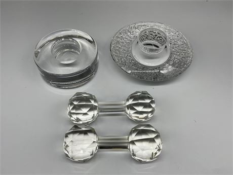 2 ORREFORS CANDLEHOLDERS & A PAIR OF CRYSTAL KNIFE RESTS