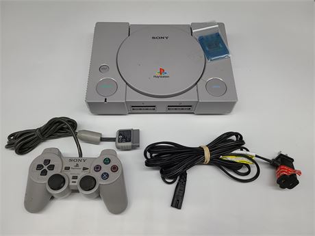 PS1 WITH CONTROLLER & MEMORY CARD (Ac cord/not complete)