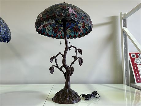 VINTAGE TIFFANY STYLE LAMP W/ STAIN GLASS